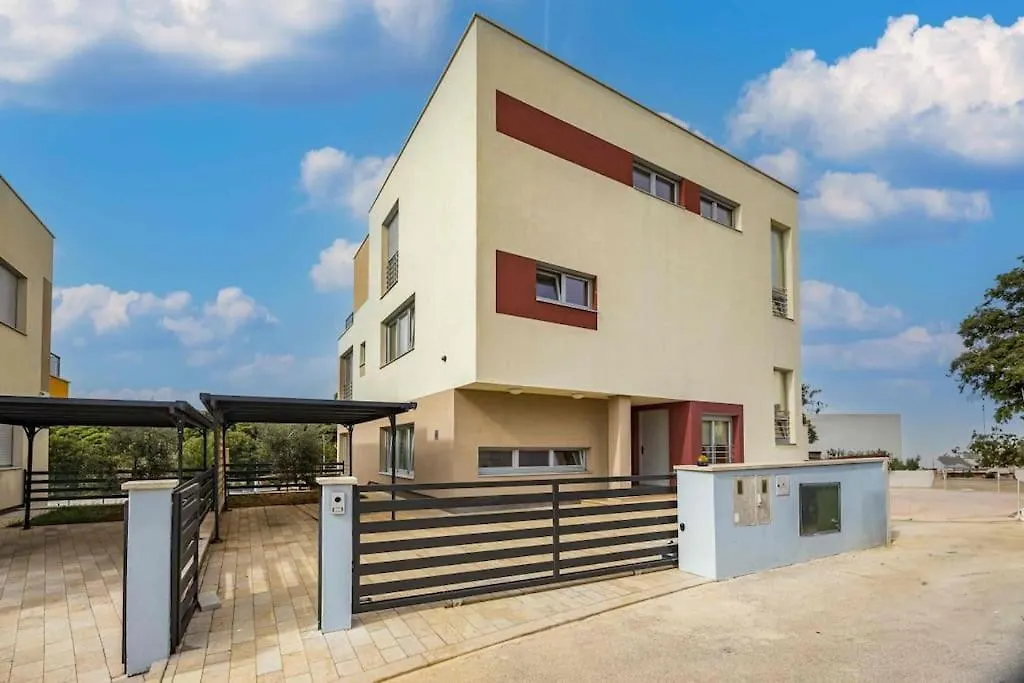 Villa Palma - Seaside Luxury Villa For 6 Person! Pula