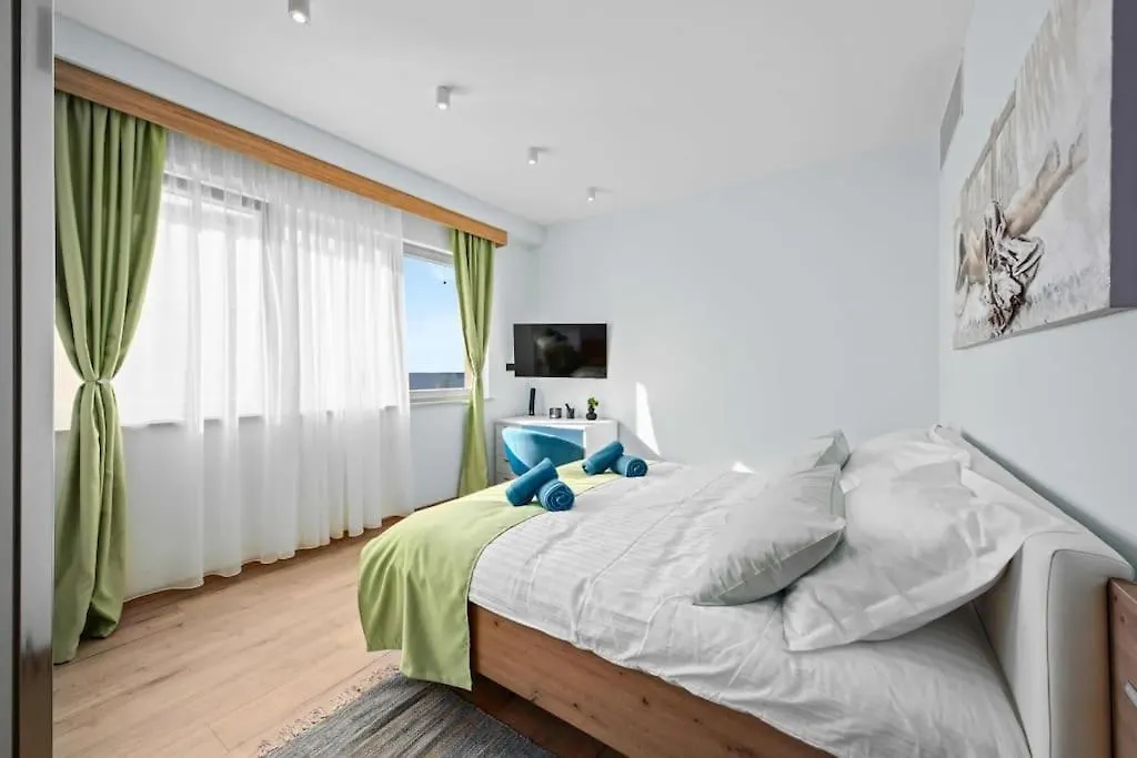 Villa Palma - Seaside Luxury Villa For 6 Person! Pula