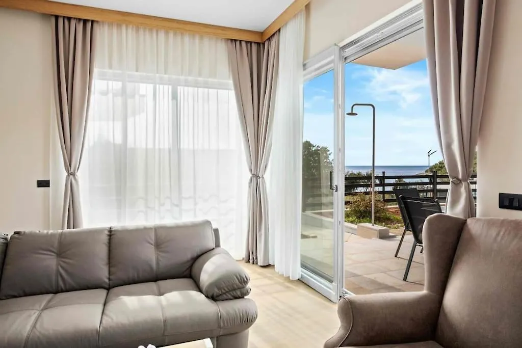 Villa Palma - Seaside Luxury Villa For 6 Person! Pula