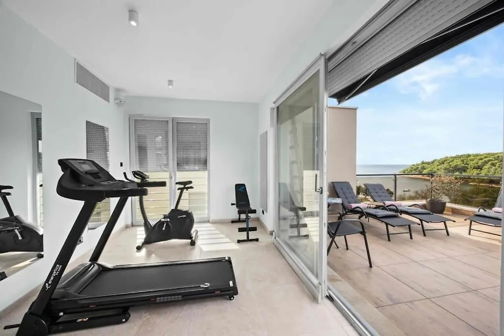 Villa Palma - Seaside Luxury Villa For 6 Person! Pula Croatia