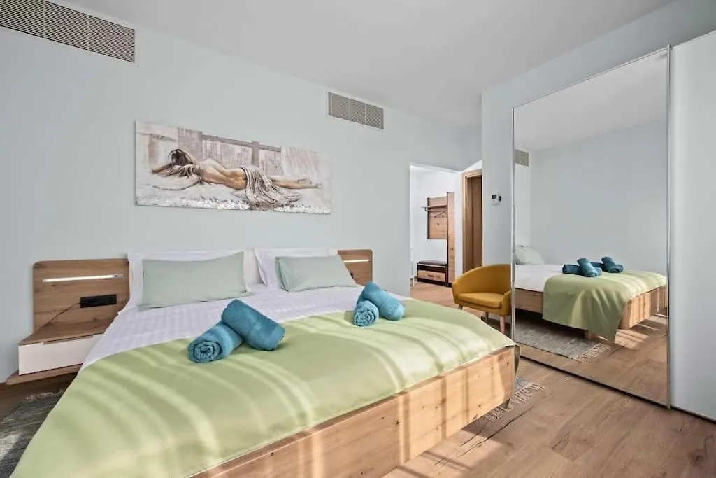 Villa Palma - Seaside Luxury Villa For 6 Person! Pula