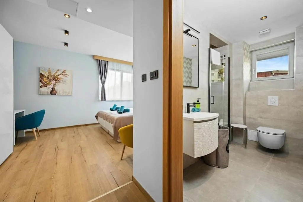 Villa Palma - Seaside Luxury Villa For 6 Person! Pula