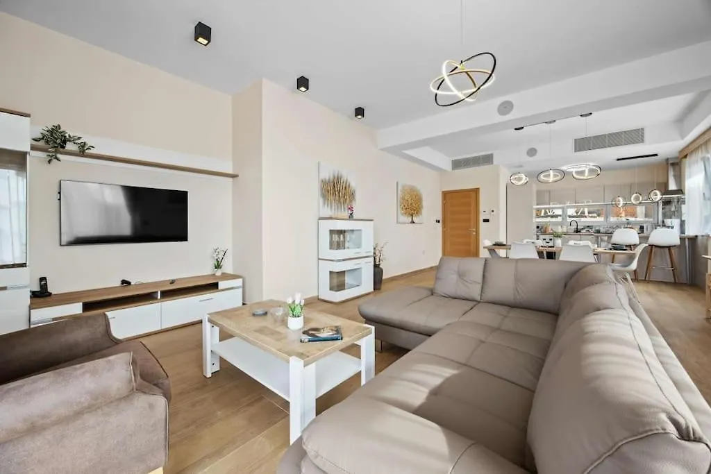 Villa Palma - Seaside Luxury Villa For 6 Person! Pula