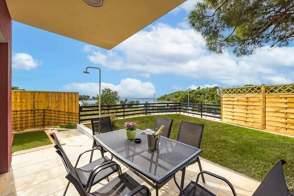 Villa Palma - Seaside Luxury Villa For 6 Person! Pula Croatia