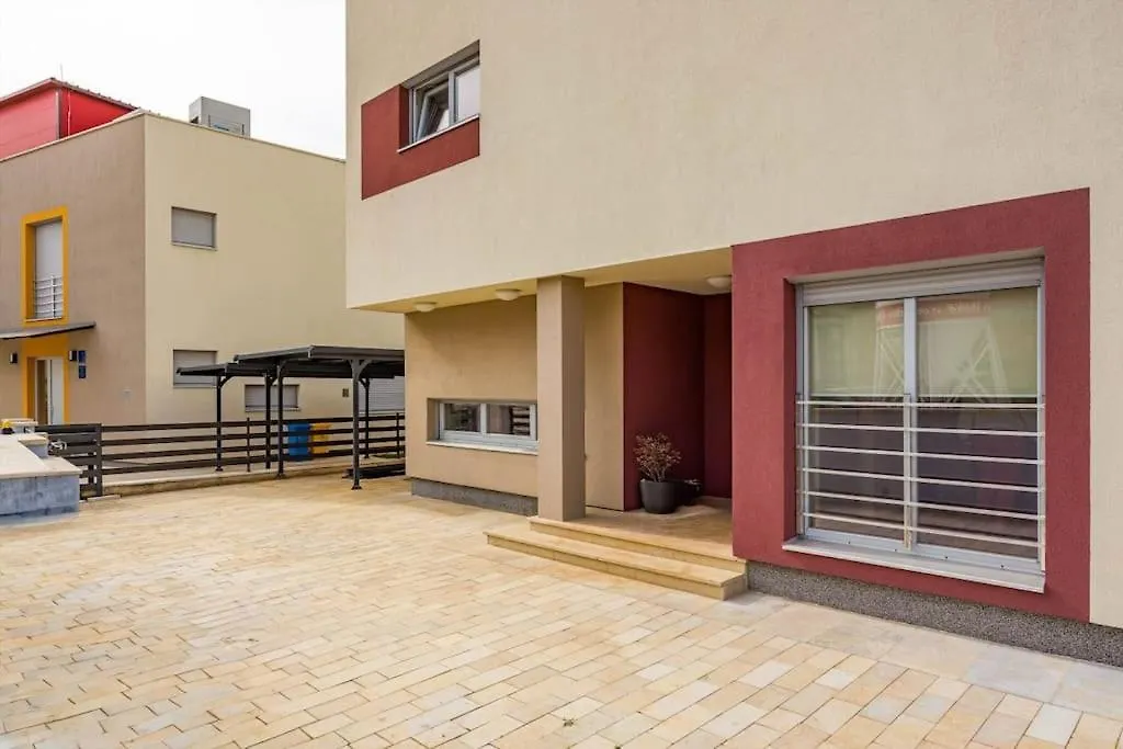 Villa Palma - Seaside Luxury Villa For 6 Person! Pula 0*,  Croatia