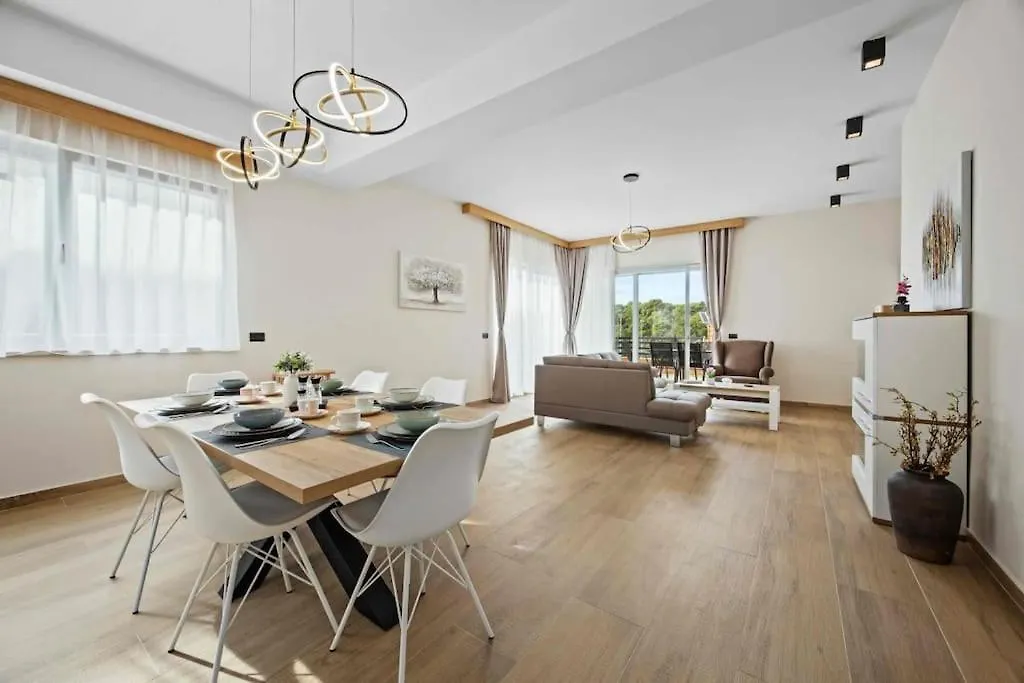 Villa Palma - Seaside Luxury Villa For 6 Person! Pula 0*,  Croatia